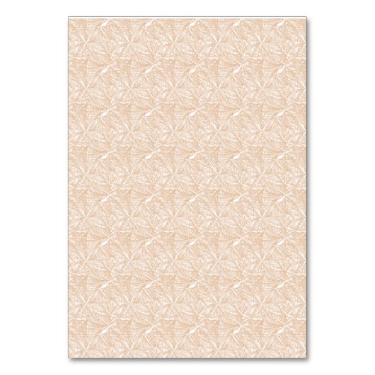 Numéro De Table Un tapis marron avec un motif complexe se trouve s (Par défaut)