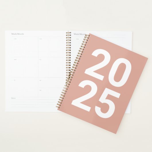 Numéro de typographie moderne rose pâle de l'année (Devant avec enveloppe)