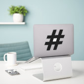 Numéro Hashtag Sticker noir et blanc (Ordinateur portable sur le bureau)
