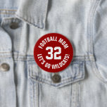 Numéro Jersey de la maman de la Crimson et du foot<br><div class="desc">Saluez votre équipe sportive préférée, votre footballeur ou montrez votre fierté scolaire avec un bouton d'esprit personnalisé! Ajoutez votre nom d'école ou personnalisez-le avec le nom d'un joueur et son numéro de maillot. Parfait pour le football, le basket, le baseball et les jeux de football ! Créez des broches personnalisées...</div>