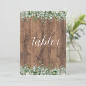Numéros de table de mariage avec verdure d'eucalyp (Debout devant)