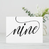 Numéros de table de mariage - Typographie Luxe - N (Debout devant)