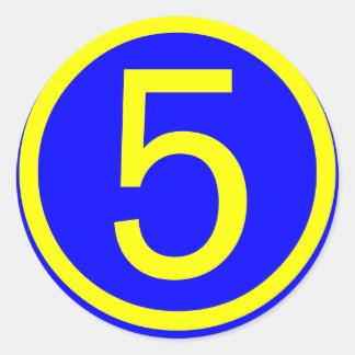 Nummer 5 in een cirkel, blauwe achtergrond ronde sticker