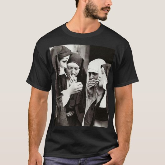 Nuns Roken  fotografie T-shirt (Voorkant)