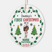 Nurse Practitioner First Christmas Custom Name Keramisch Ornament (Links)