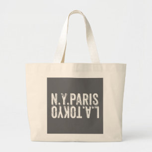 NY Paris Tokyo LA in verfromde lettertype Grote Tote Bag
