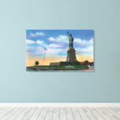 NYC, New YorkView of the Statue of Liberty Canvas Afdruk (Insitu (Houten vloer))