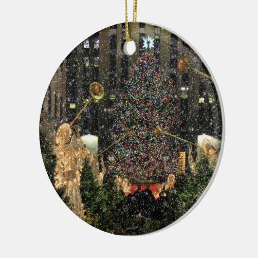 NYC Rockefeller Center - astomboom die sneeuwt Keramisch Ornament (Links)