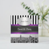 NYC Skyline BW Blk Wht Strp Purpl P Sweet 16 Party Kaart (Staand voorkant)