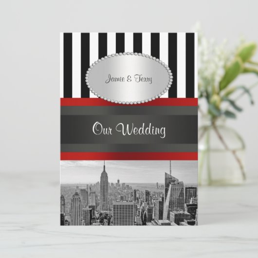 NYC Skyline BW Zwart Wit Streep 2P Huwelijk Kaart (Staand voorkant)