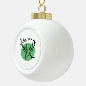 O Dear O Dear Green Minimal Modern Design Keramische Bal Ornament (Rechts)