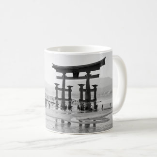 O-torii, Itsukushima Shrine: Japan Koffiemok