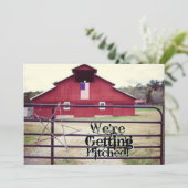 Obtenir Hitched Red Grange Mariage Invitations (Debout devant)