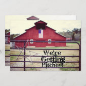 Obtenir Hitched Red Grange Mariage Invitations (Devant / Derrière)