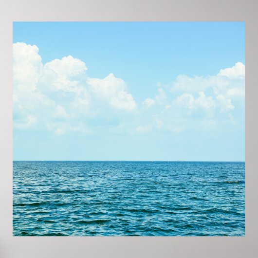 Oceaanwater, heldere blauwe lucht. poster (Voorkant)
