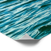 Oceaanwater, heldere blauwe lucht. poster (Hoek)