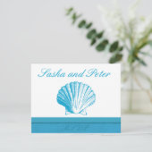 Ocean Blue Shell Beach Wedding Cartes RSVP (Debout devant)