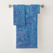 Ocean Breeze 3 Blue Purple Abstract Bath Towel Set (En situation)