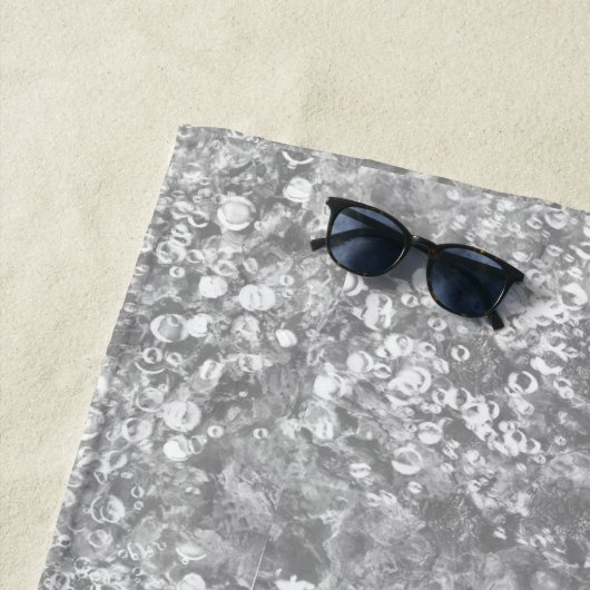 Ocean Bubbles & Courants Silver Beach Serviette (En situation)
