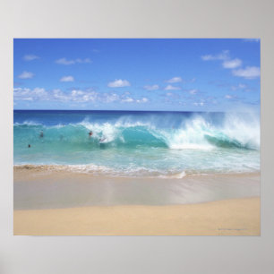 Ocean golves die op het strand breken, Sandy Beach Poster