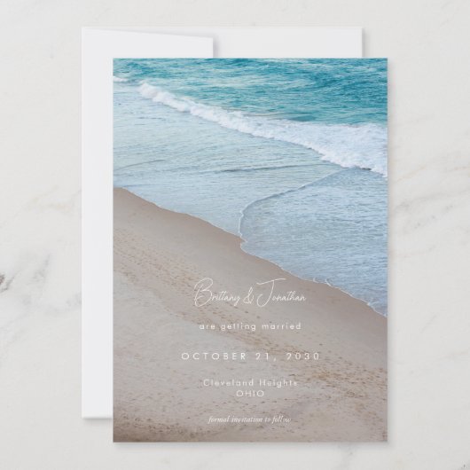 Ocean Love: Elegant strand bruiloft Save the Date (Achterkant)