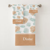 Ocean Seashell Pattern met naam Bad Handdoek (Insitu)