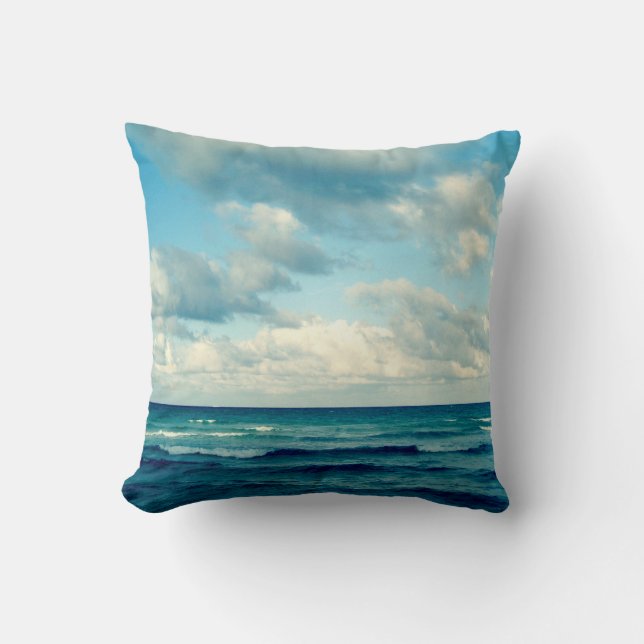 Ocean, Sky en Clouds Pillow Kussen (Voorkant)