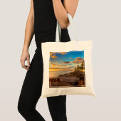 Ocean Sunset Over Rocks en Palm | O'Ahu Tote Bag (Voorkant (product))