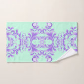 Oceanic Bloom: Paarse Wave Harmony / Stijlvolle Ku Bad Handdoek (Handdoek)