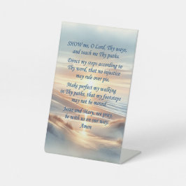 Ochtendgebed op een voetstuk reclamebord met voetstuk