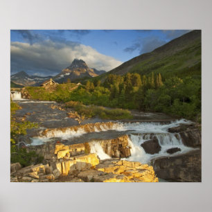 Ochtendlicht begroet Swiftcurrent Falls in de Poster