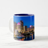 Octobre Detroit Skyline Mug (Devant gauche)