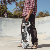 octopusarmen op een zwarte skateboard