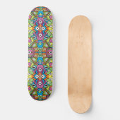 Odd glimlachende ritters in een wit patroonontwerp skateboard (Voorkant)