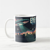 OEIL CONCUR ALIEN PYRAMIDE PUISSANCE café Mug (Gauche)
