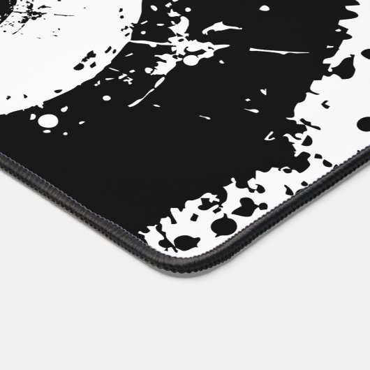 Oeil mal noir et blanc (Coin)