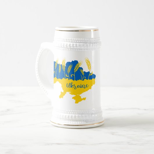 Oekraïense typografie en tarweoor onder Oekraïense Bierpul (Voorkant links)