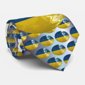 Oekraïense vredessoldaat in oorlog stropdas (Opgerold)