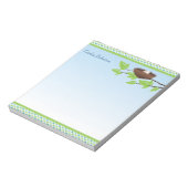 Oeuf dans le Bloc-notes du nid d'oiseaux (Tourné)