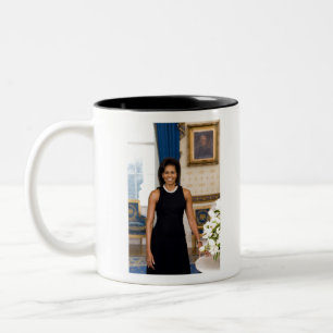 Officieel portret van First Lady Michelle Obama Tweekleurige Koffiemok
