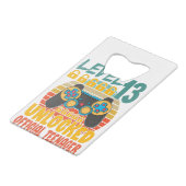 Officiële tiener 13e jaars niveau 13 niet-vergrend kredietkaart flessenopener (Voorkant Gekanteld)