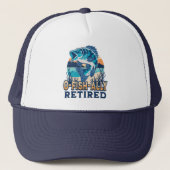 Ofishally Retired Funny Fishing Lovers Trucker Pet (Voorkant)