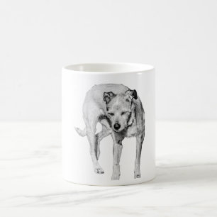 Ogen half gesloten koffiemok