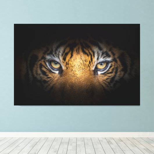 Ogen op een tijgercanvas canvas afdruk (Insitu (Houten vloer))