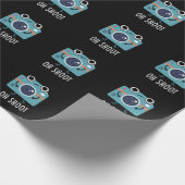 Oh Shoot Funny Photographer camera Pun Dark BG Cadeaupapier (Hoek)
