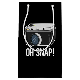 Oh Snap Funny Camera Pun Dark BG Klein Cadeauzakje