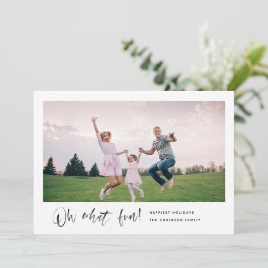 Oh What Fun Modern Script Minimal Photo de vacance (Debout devant)