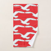 Oiseau dans l'accessoire de bain de vol rouge (Serviette à main)