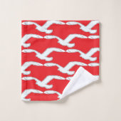 Oiseau dans l'accessoire de bain de vol rouge (Gant de toilette)
