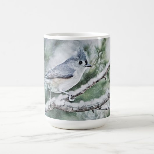 Oiseau gris à la Coupe de la Mug d'hiver de neige (Centre)